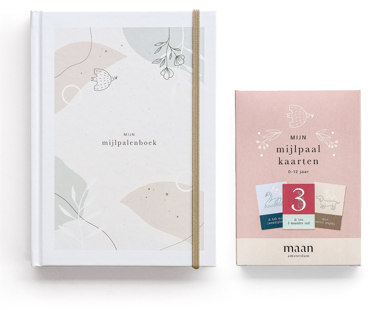 Maan Amsterdam - Set mijlpaalkaarten + mijlpalenboek - Invulboek voor alle belangrijke momenten van 0 t/m 12 jaar - Dagboek inclusief 50 mijlpaalkaarten