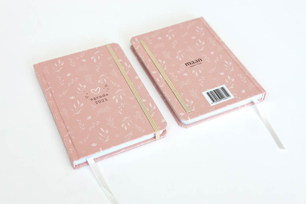 Maan Amsterdam Agenda 2025 - A6 Jaaragenda - Zakagenda - 1 week op 2 pagina's - hardcover
