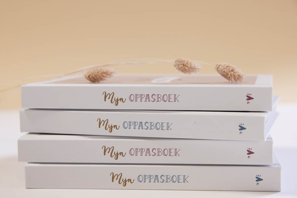 Mijn oppasboek - roze