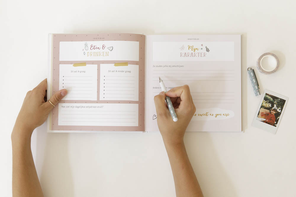 Mijn opgroeiboek (1 tot 4 jaar) - roze